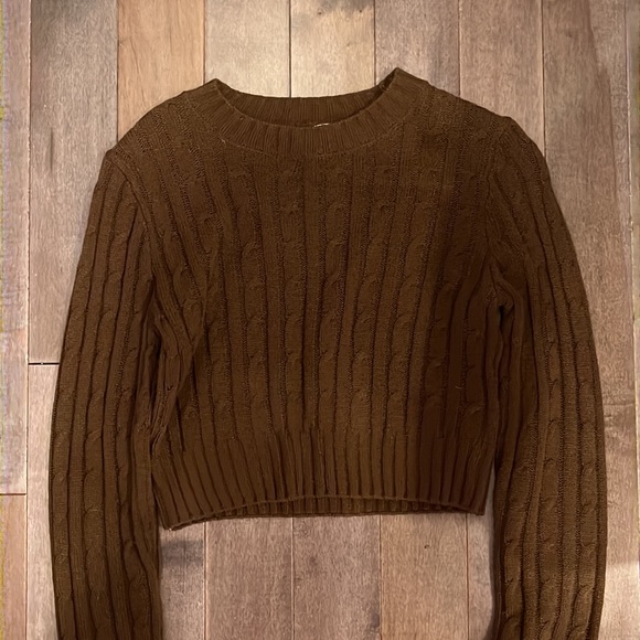 H&M Sweaters - Cable Knit Long Sleeve H&M